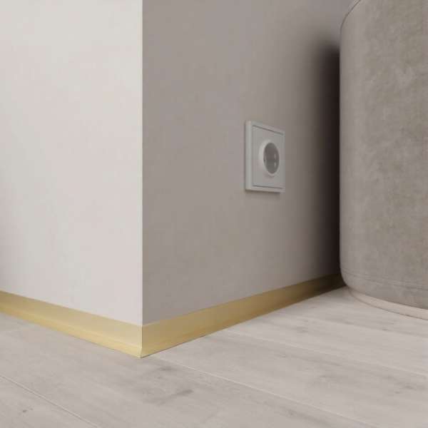 Микро плинтус Лайн С-05.25.7 L-образный золото