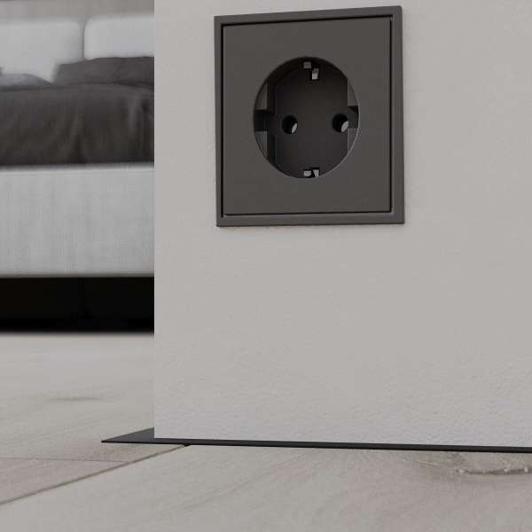 Микро плинтус Лайн С-05.25.3 чёрный