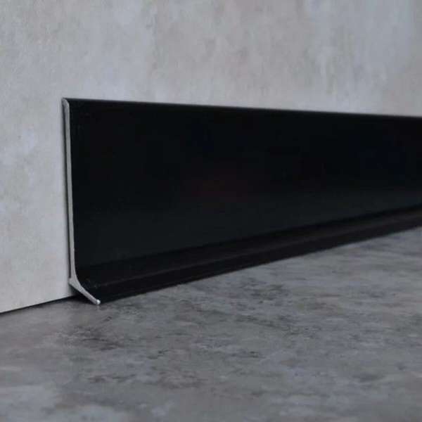 Алюминиевый плинтус Черный С-15.2.3