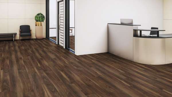 Ламинат Kaindl, Classic touch standart plank, 37658 Walnut NEWPORT